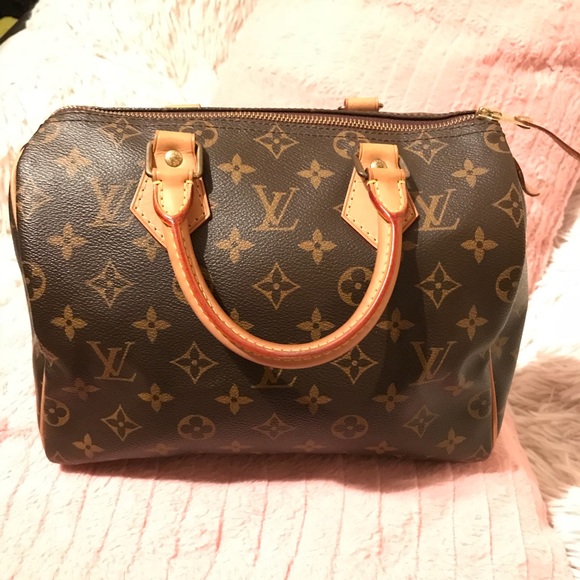 Louis Vuitton Handbags - Authentic Louis Vuitton speedy 25 Monogram